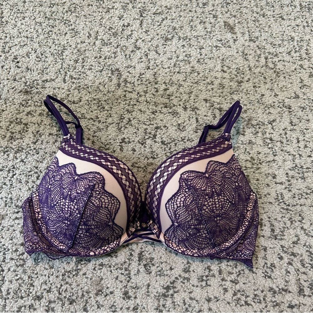 Victoria’s Secret Purple Floral Laced Very Sexy Push Up Bra Size 32C